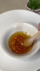 medaus ir cili glazura halloumi suriui
